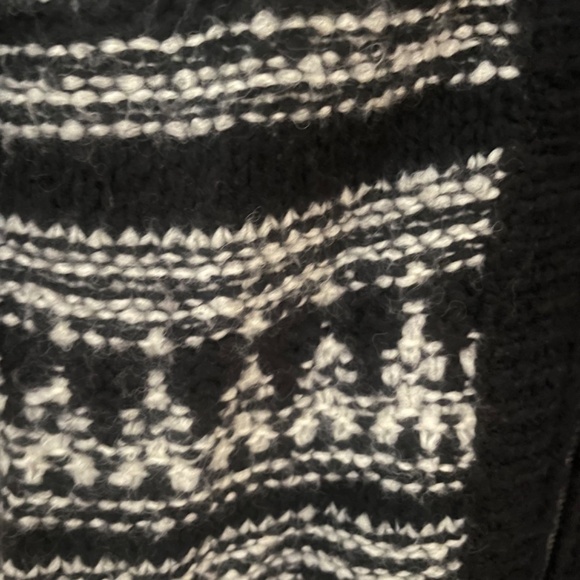 HOLLISTER Black and White Knitted Hoodie - Picture 6 of 9